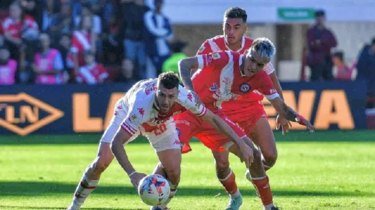 Unión busca extender el vinculo con Leonel Bucca
