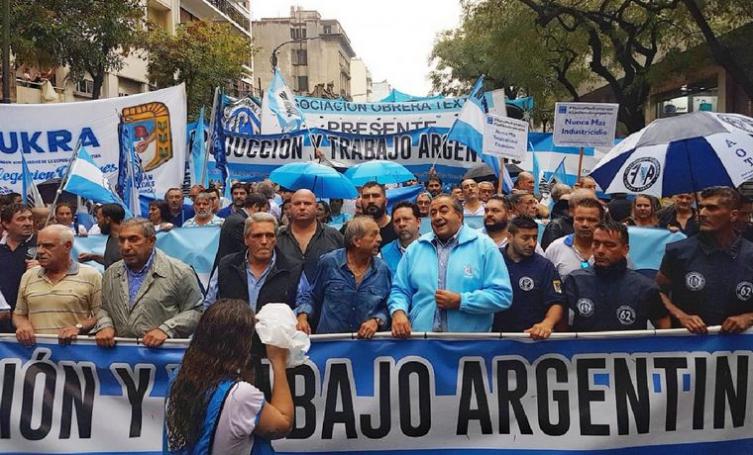La CGT y otras organizaciones marchan contra 