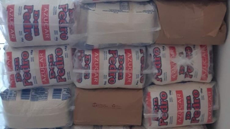 ANMAT prohibió una marca de azúcar tras encontrar piedras en una bolsa