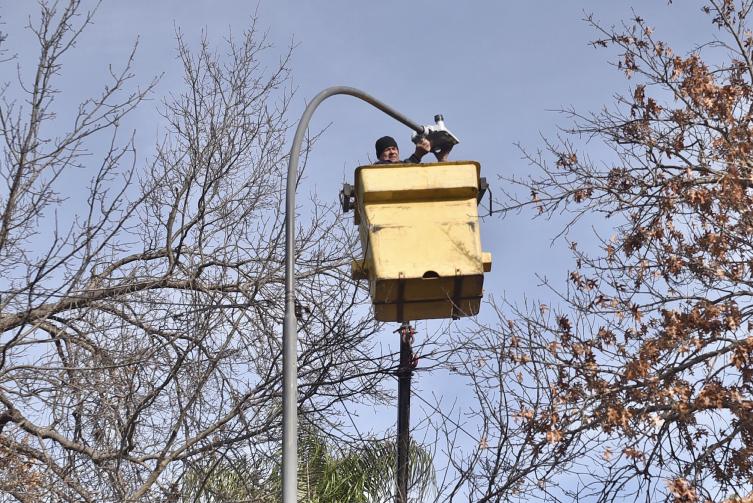 Trabajos de iluminación y bacheo previstos para este viernes