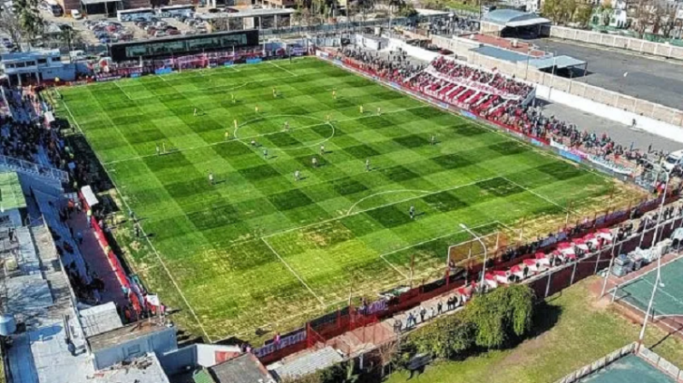Colón será local en un campo que no cumple las exigencias de AFA