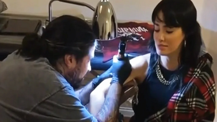 Lali Espósito estrena tatuaje con un significado especial