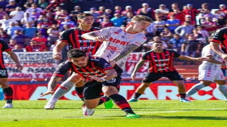 En un partido sin efectividad en los arcos, Unión y Patronato empataron sin goles
