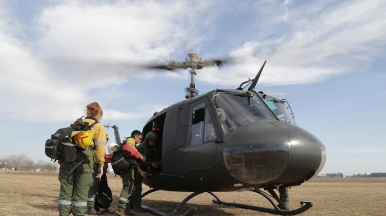 Continúa el combate de incendios desde el Comando Operativo de Alvear