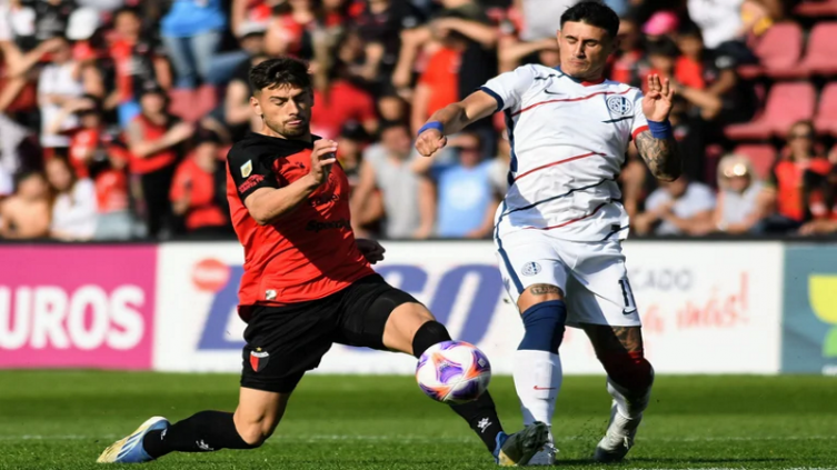 Colón no levanta su nivel, rescató un punto sin goles ante San Lorenzo