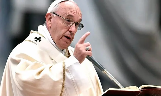Francisco pide a Azerbaiyán y Armenia que acuerden la paz