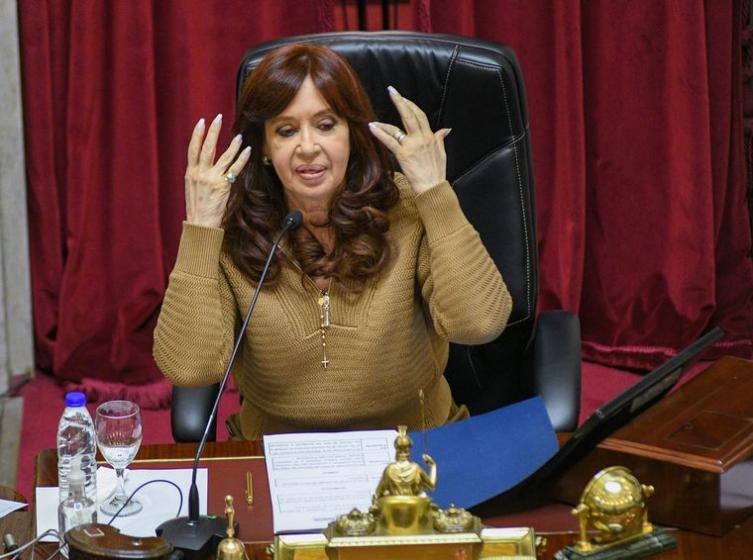 Cristina se defenderá a sí misma el viernes ante el tribunal que la juzga