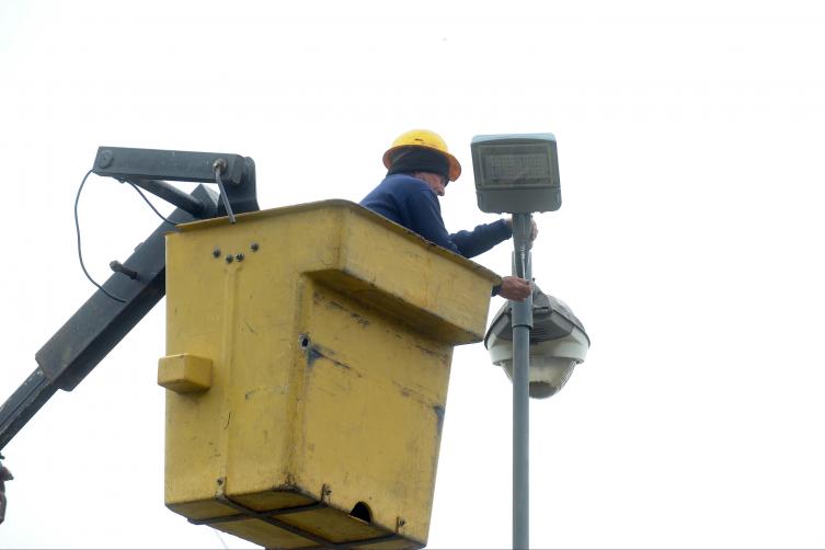 Trabajos de iluminación y bacheo previstos para este jueves