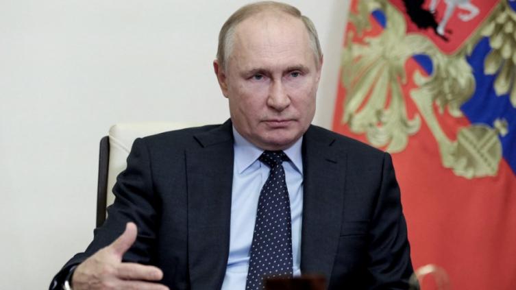 Putin tildó de terrorista a Ucrania por la explosión del puente