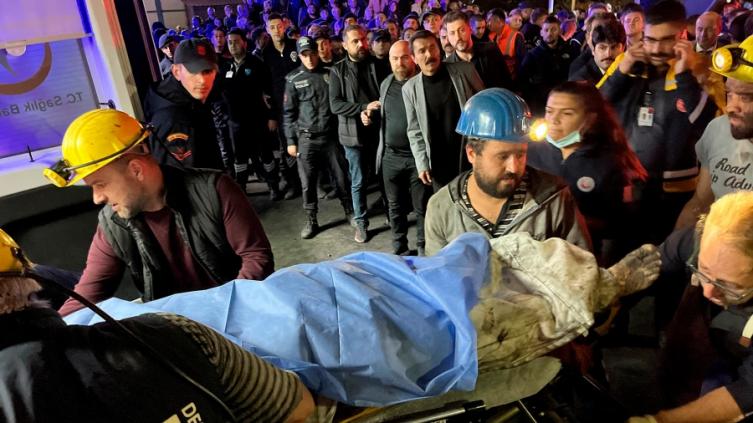 Al menos 14 muertos por la explosión de una mina de carbón en Turquía
