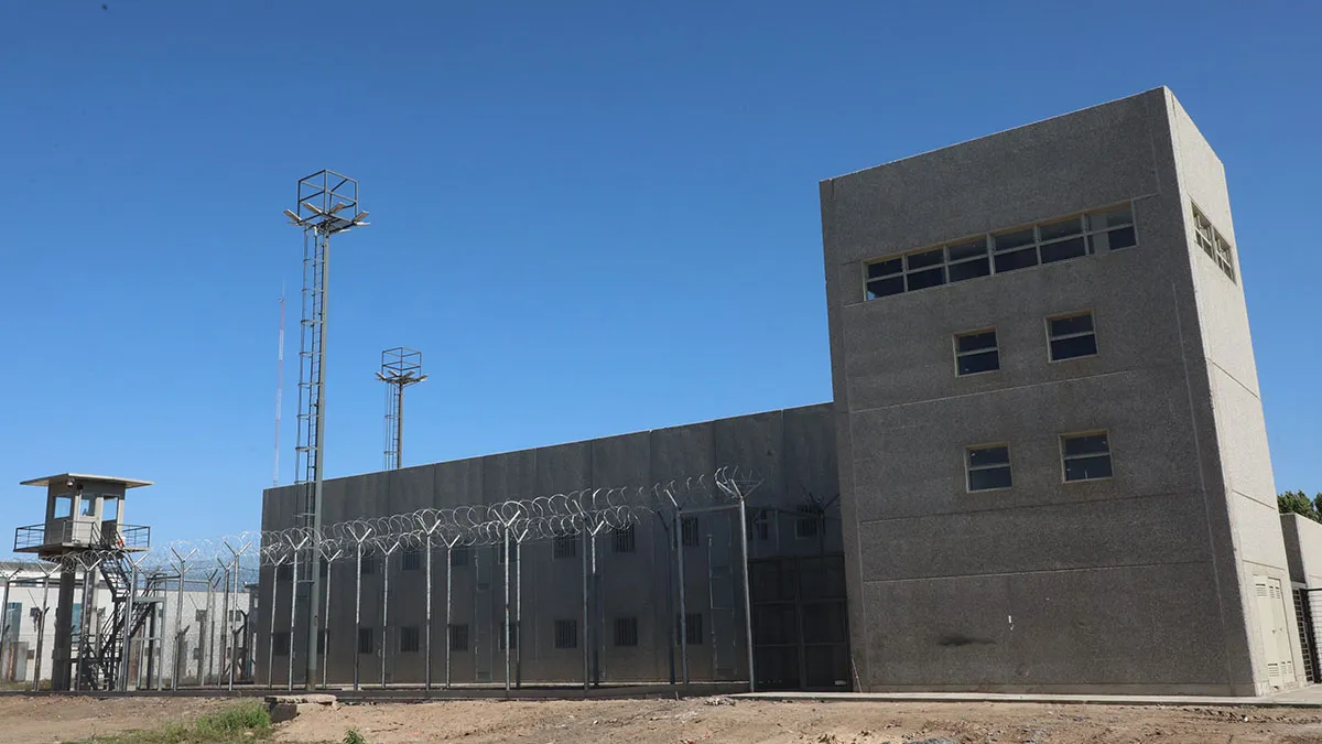 Comenzó el traslado de presos a la Alcaidía de Las Flores