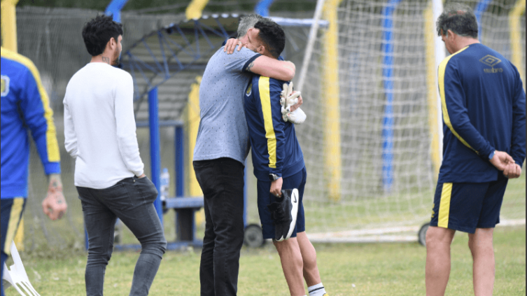 Un ex campeón con Rosario Central pasó a saludar a Tévez
