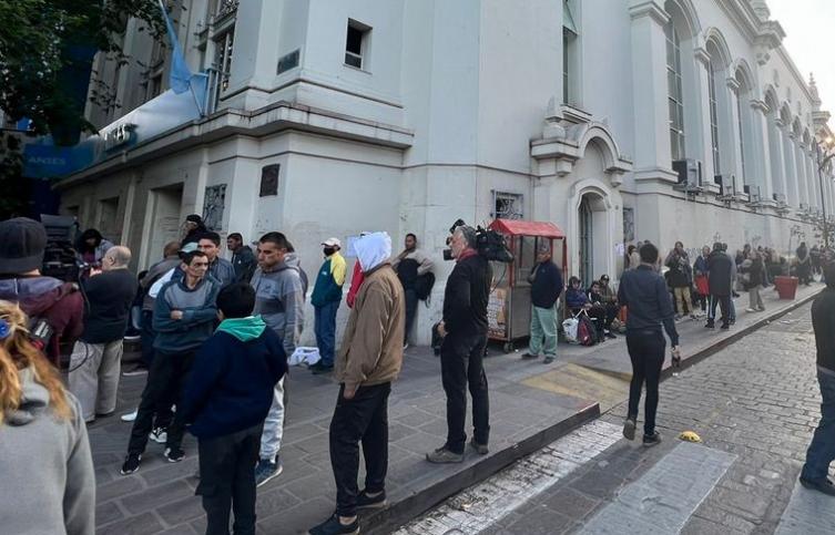 Anses: más de 500 mil personas accedieron al bono de 45 mil pesos