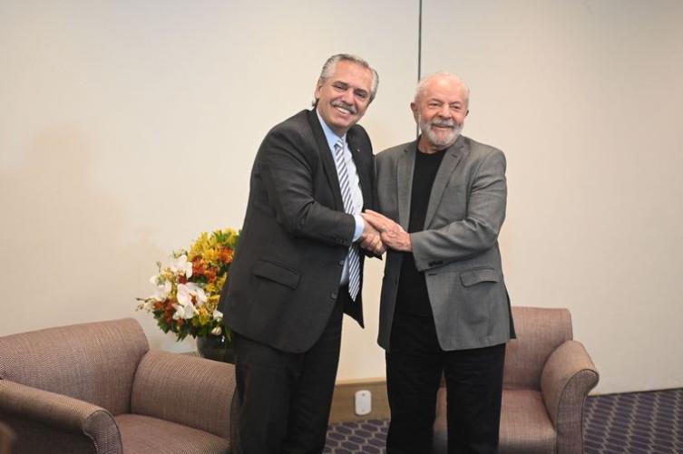 Fernández afirmó que Lula visitará la Argentina antes de asumir como presidente