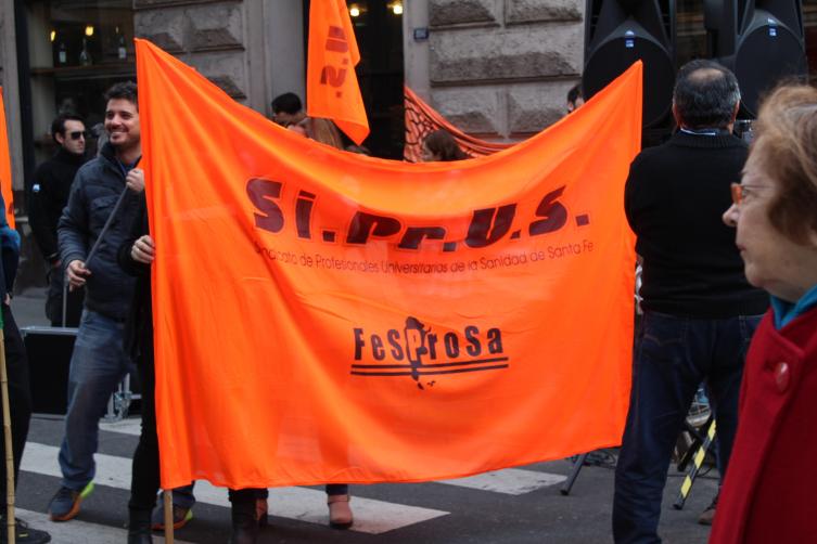 Trabajadores de la salud protestan por respetar el escalafón profesional