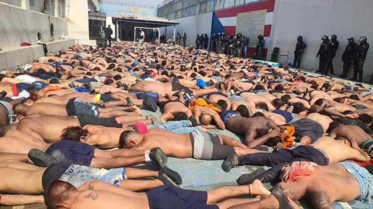 Ecuador: La resistencia al traslado de presos deja dos reos muertos
