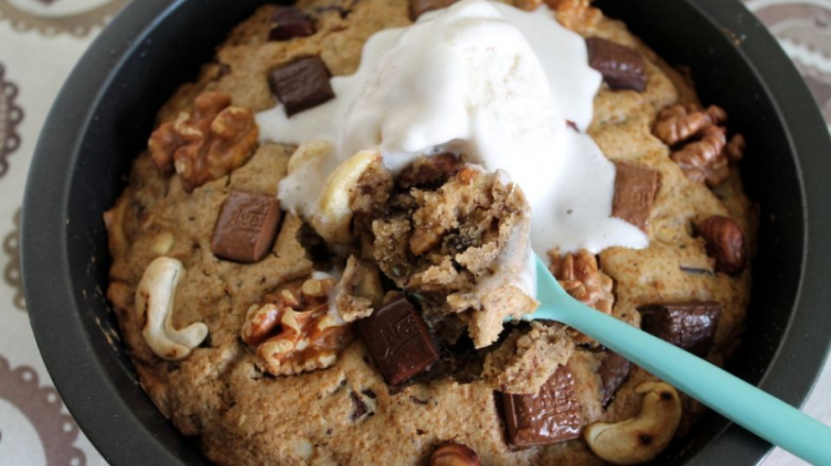 Postre de avena y chocolate sin azúcar
