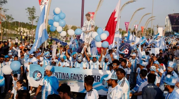 Mundial: Qatar negó la contratación de hinchas falsos