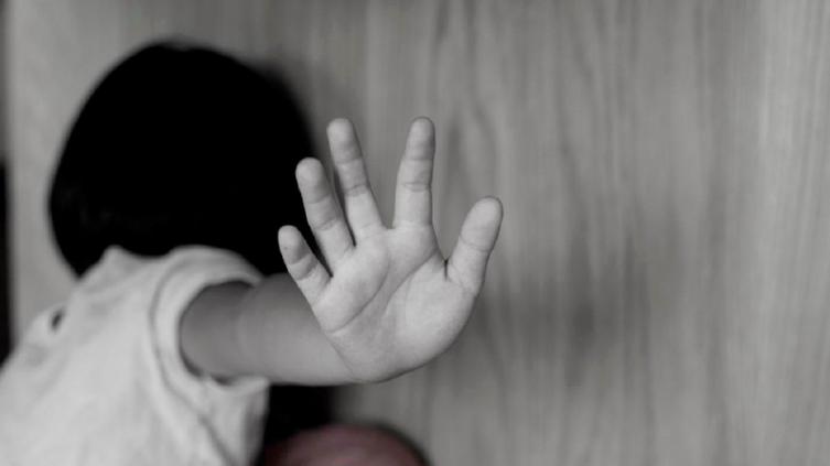 Condenaron a un hombre que drogaba a su hija para abusarla sexualmente