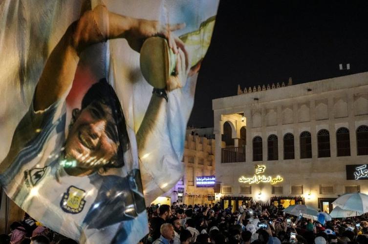 Los hinchas argentinos respetaron la cábala y realizaron el último banderazo en Qatar
