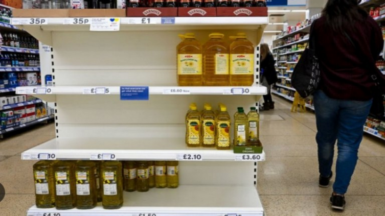 Aceite: tironeos entre productores y supermercados por faltantes en góndolas