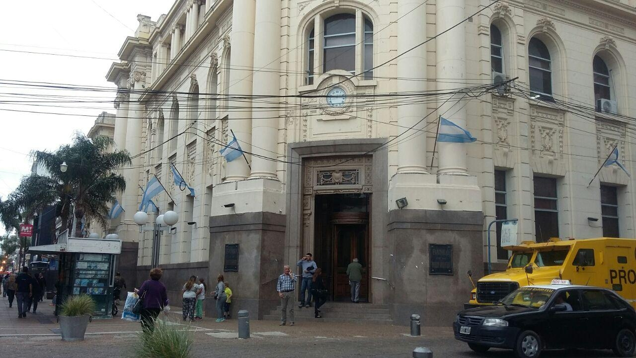 Este viernes 30 los bancos atiendan con normalidad