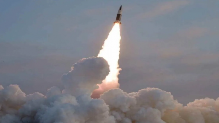 Tres misiles balísticos hacia el mar de Japón lanza Corea del Norte