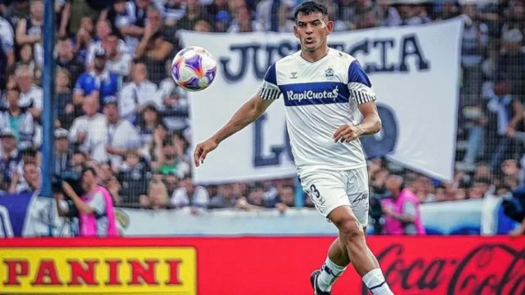 Unión se apresura por cerrar al defensor Oscar Piris