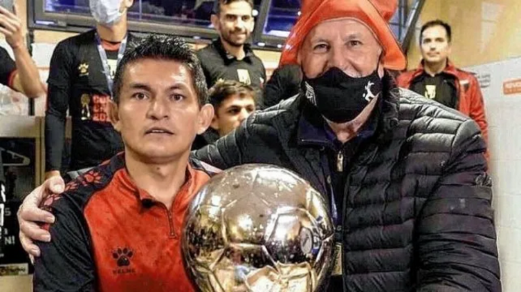 Esta semana se resolvería la salida del Pulga Rodríguez de Colón