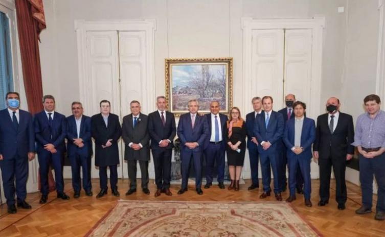 Doce gobernadores apoyaron al Gobierno para pedir el juicio político a la Corte