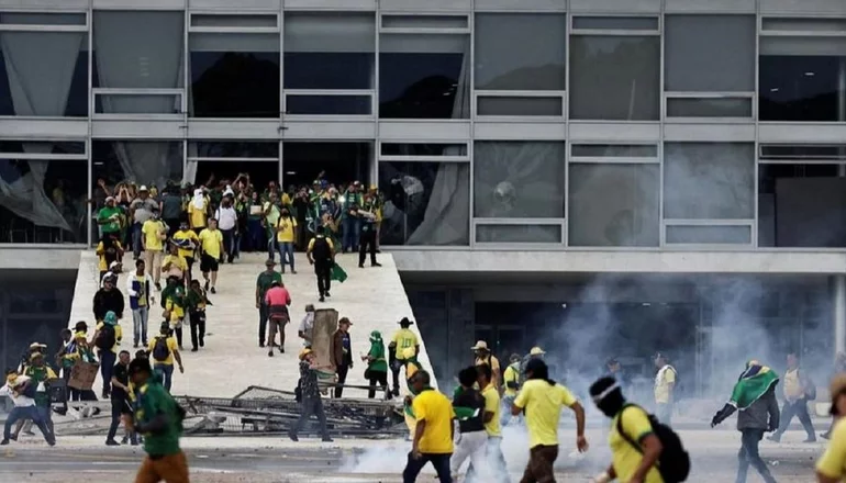 Brasilia: tres bolsonaristas procesados tras intentar detonar una bomba en el aeropuerto