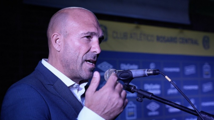 Belloso dejó su cargo en la FIFA para concentrarse en Rosario Central