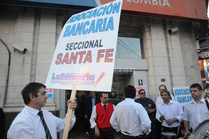 Medidas de fuerza ante el cierre de una sucursal de una entidad bancaria