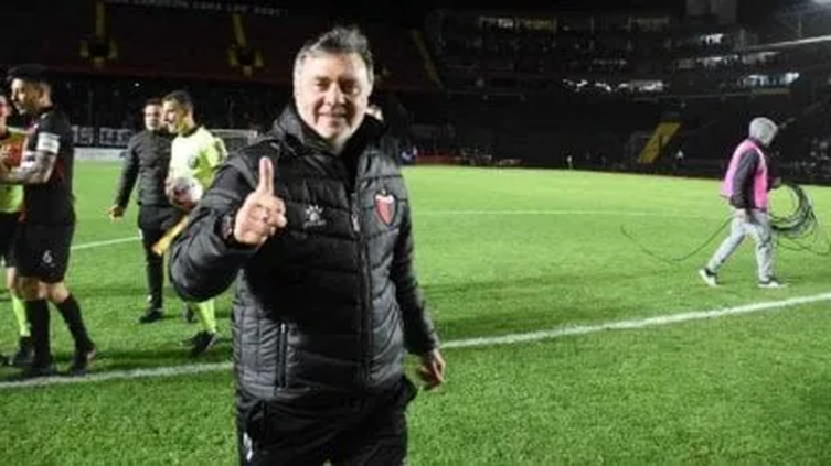 Marini continuará como DT de la reserva de Colón