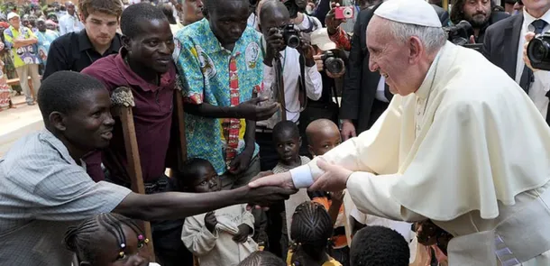 El Papa Francisco llama a 