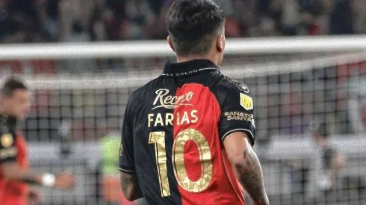 Farías le hizo una aclaración a los hinchas de Colón
