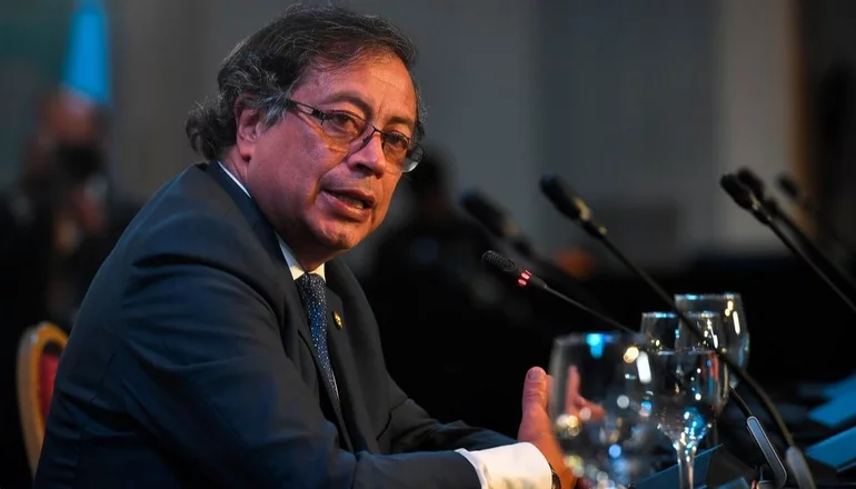 Petro anunció tres reformas estructurales para Colombia en una jornada de movilizaciones en su apoyo