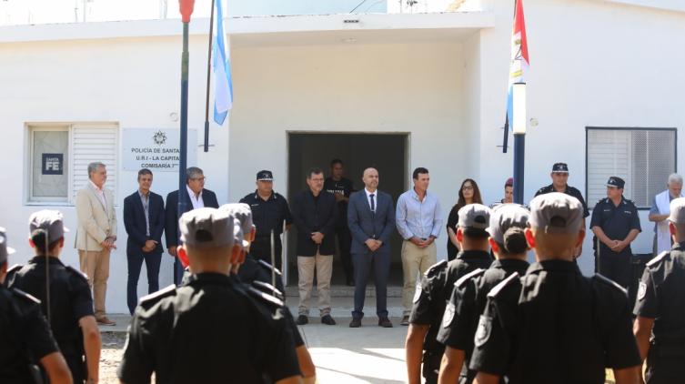 El ministro Brilloni reabrió la comisaría 7ma del barrio San Agustín 