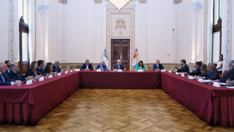 Perotti se reunió con funcionarios judiciales federales y provinciales 