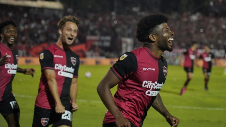 Newell ´s le ganó a Banfield en una ráfaga final