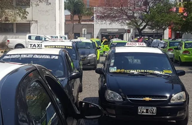 Remiseros y taxistas autoconvocados realizarán una concentración