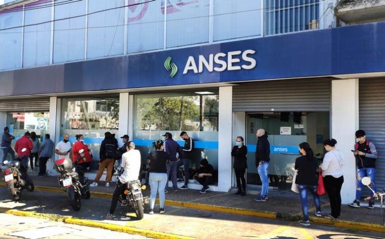 Asignaciones familiares: oficializan los montos que se cobran desde este mes