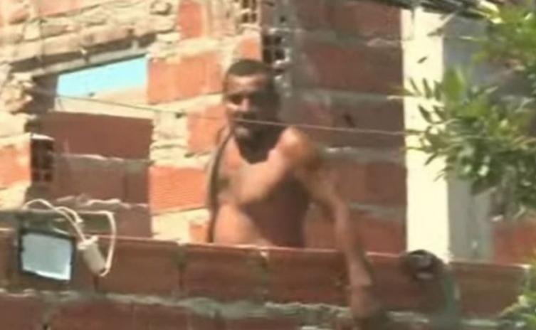 Pueblada contra la casa de un presunto narco por la muerte de un nene