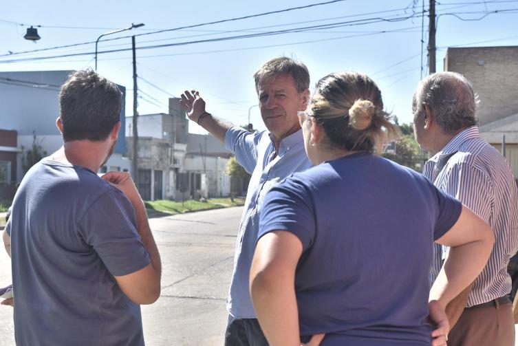 Sigue la instalación de luces led en Villa María Selva