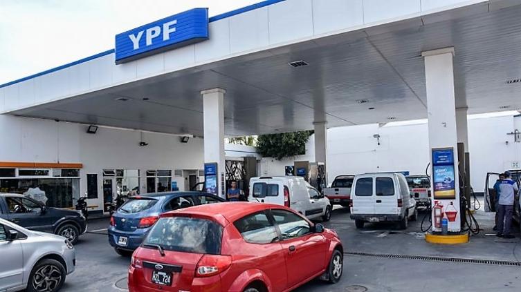 YPF también subió el precio de sus naftas