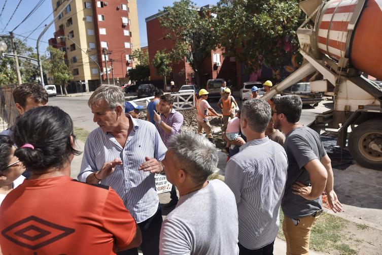 Con luces y pavimento nuevo, avanzan las mejoras de Regimiento 12 de Infantería