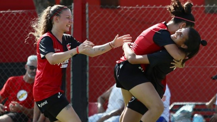 Fútbol femenino: Newell ´s debutó en la Primera B y goleó