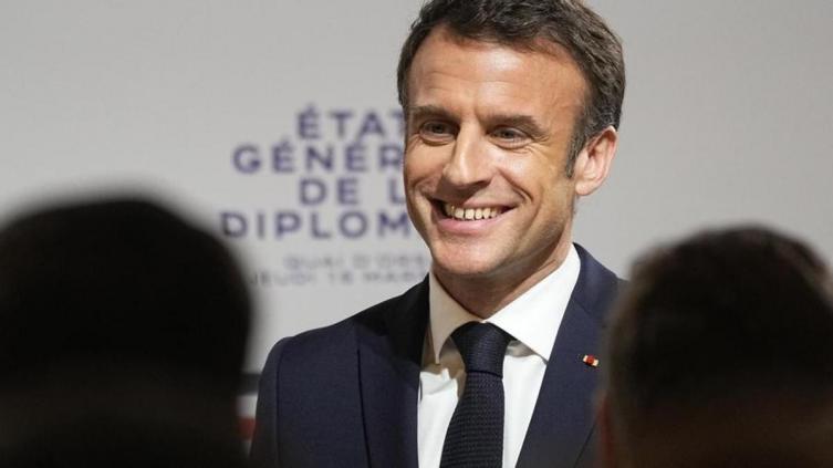 Macron sobrevivió a una moción de censura pero sigue la tensión por la reforma previsional