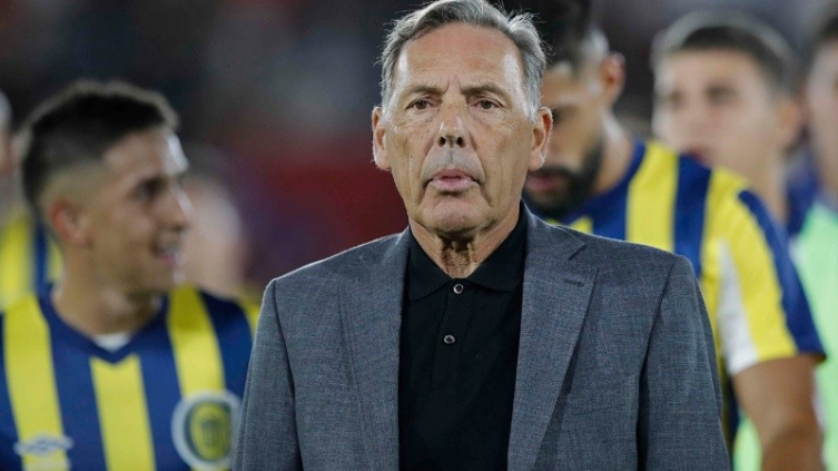 Miguel Russo tras la victoria en el Ducó