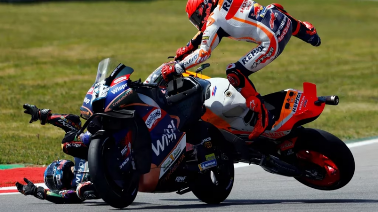 Dramático accidente de Marc Márquez en el MotoGP
